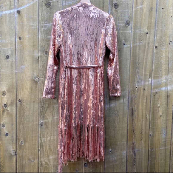 Sequin robe dress with belt - Picture 3 of 3